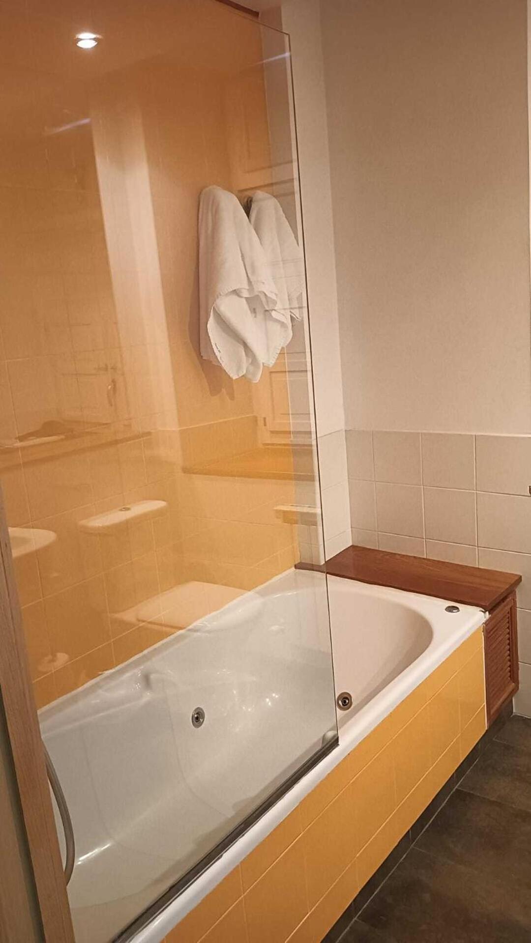 Gastro Hotel La Giraldilla Lierganes Phòng bức ảnh