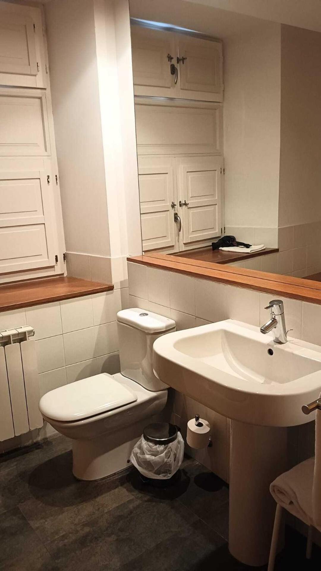 Gastro Hotel La Giraldilla Lierganes Phòng bức ảnh