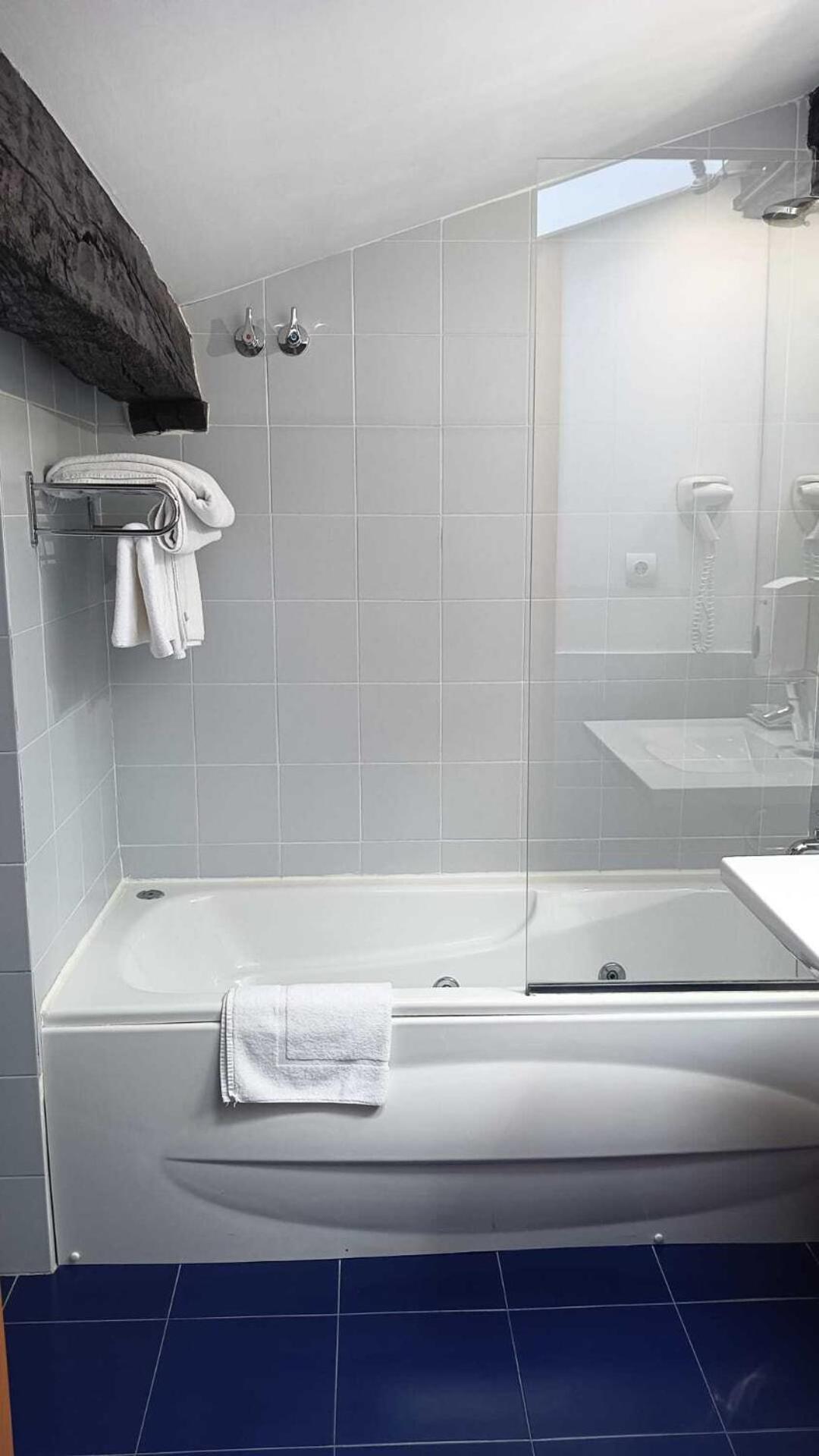 Gastro Hotel La Giraldilla Lierganes Phòng bức ảnh