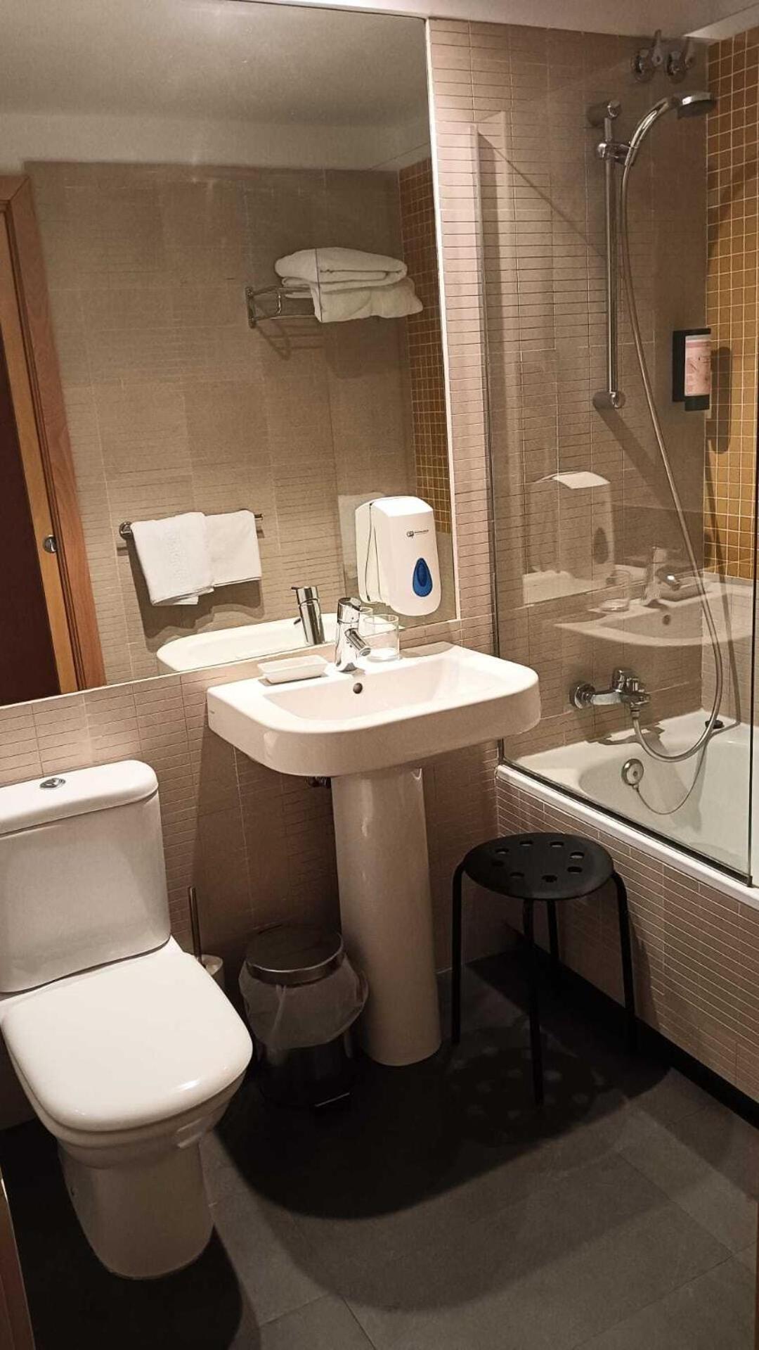 Gastro Hotel La Giraldilla Lierganes Phòng bức ảnh